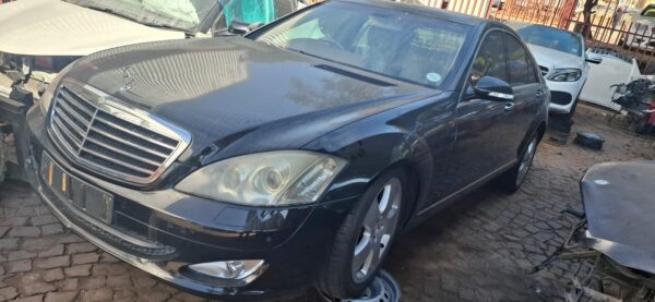 Mercedes Benz W221 preface S-Class automatic stripping for spares used